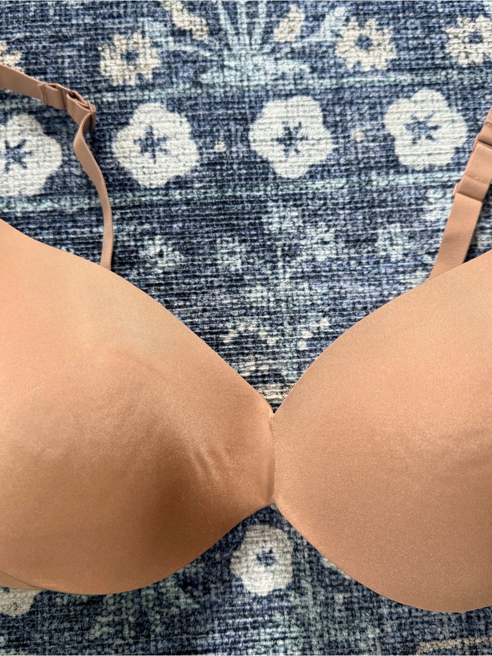 Skims Smooth Nude T-Shirt Bra adjustable
